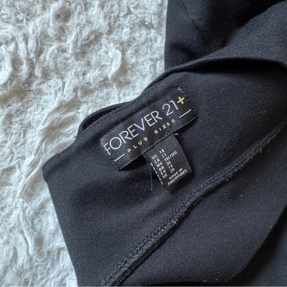 Forever21 Top - Picture 3 of 3